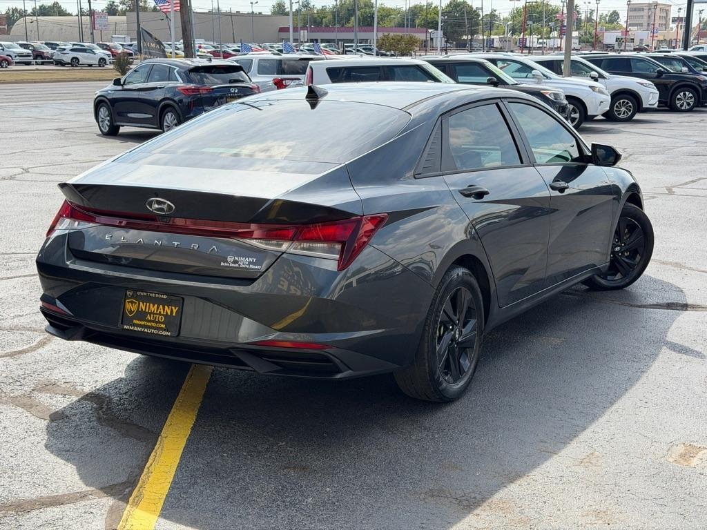 Hyundai Elantra SEL 2021