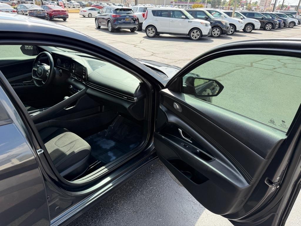 Hyundai Elantra SEL 2021