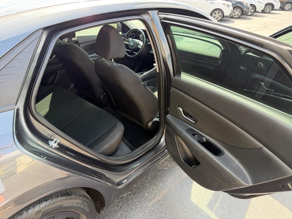 Hyundai Elantra SEL 2021
