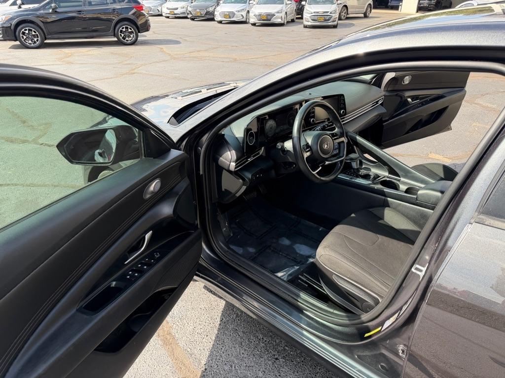 Hyundai Elantra SEL 2021