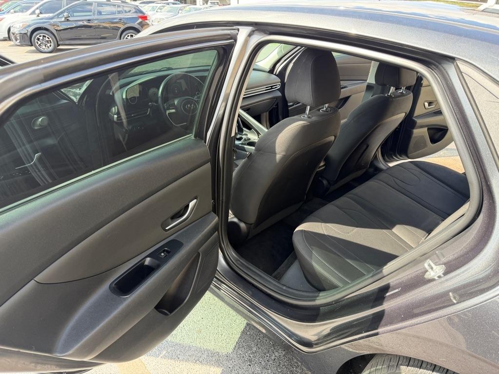 Hyundai Elantra SEL 2021