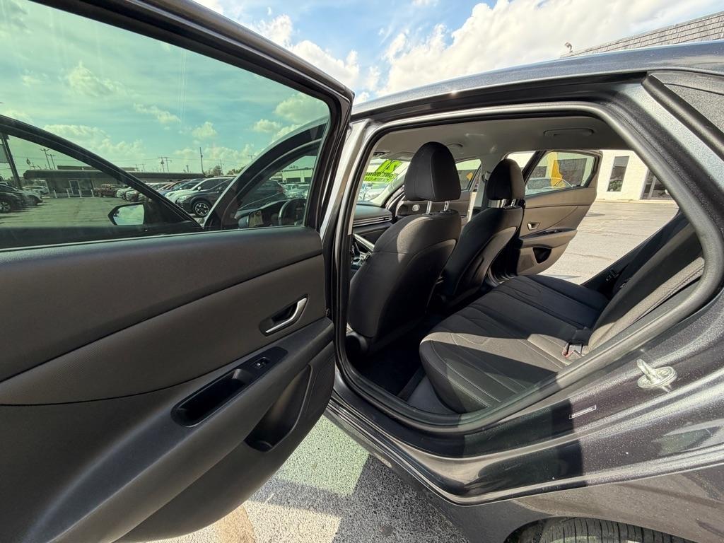 Hyundai Elantra SEL 2021