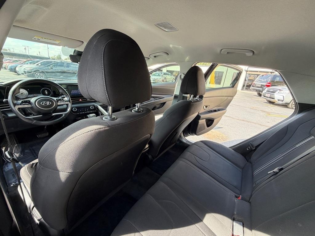 Hyundai Elantra SEL 2021