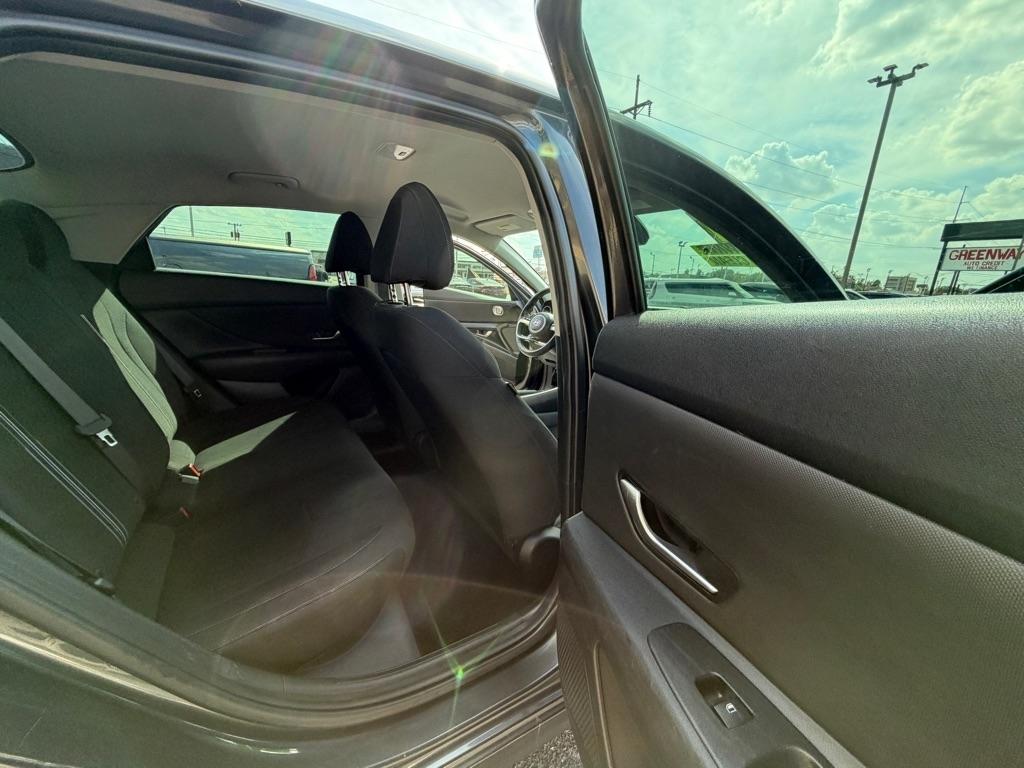 Hyundai Elantra SEL 2021