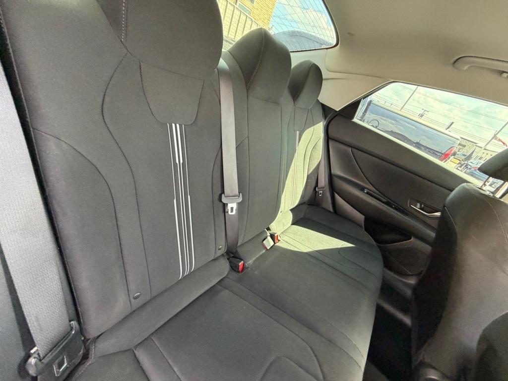 Hyundai Elantra SEL 2021