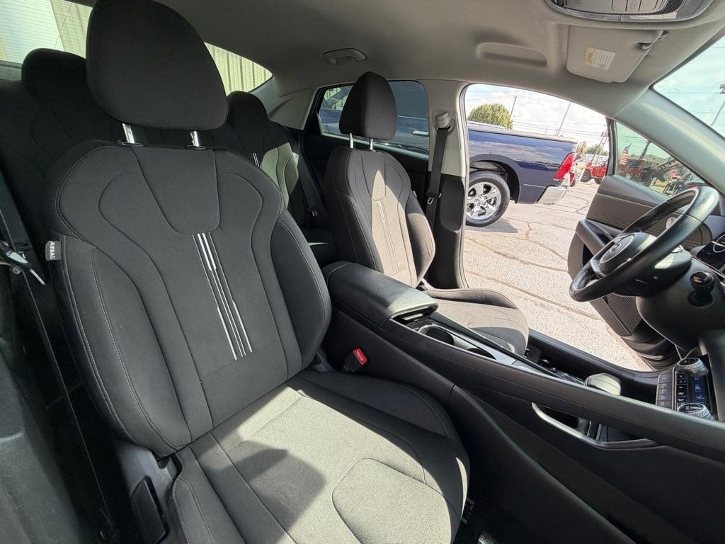 Hyundai Elantra SEL 2021