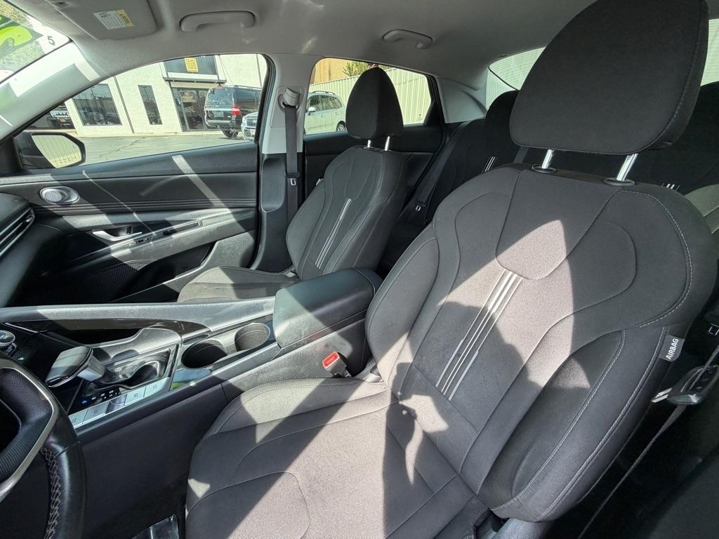 Hyundai Elantra SEL 2021