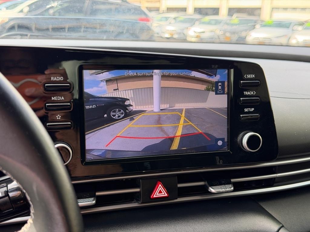 Hyundai Elantra SEL 2021