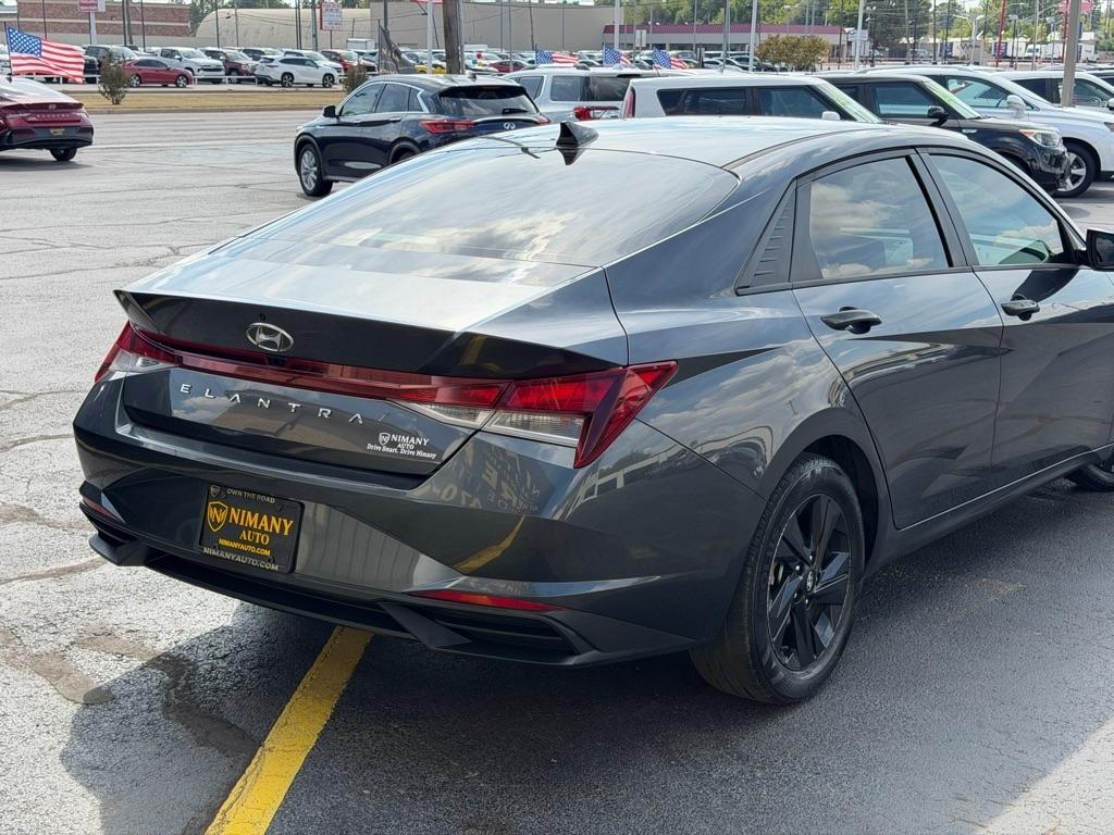 Hyundai Elantra SEL 2021