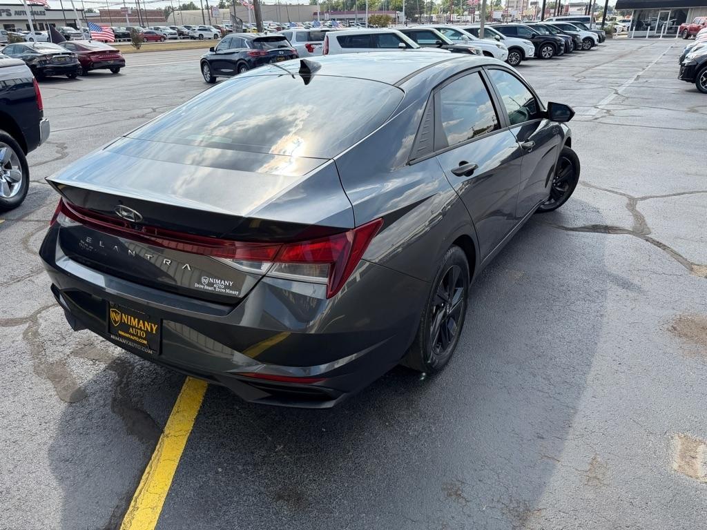 Hyundai Elantra SEL 2021