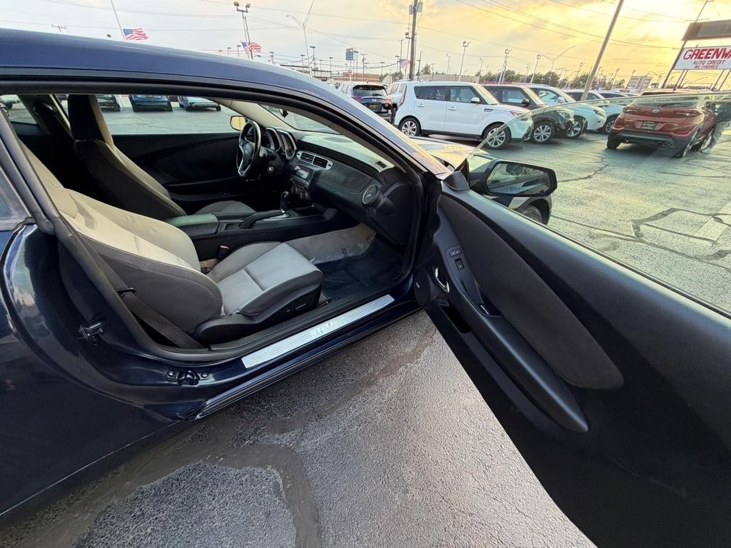 Chevrolet Camaro Coupe 1LT 2012