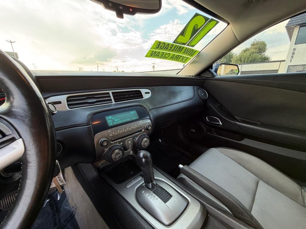 Chevrolet Camaro Coupe 1LT 2012
