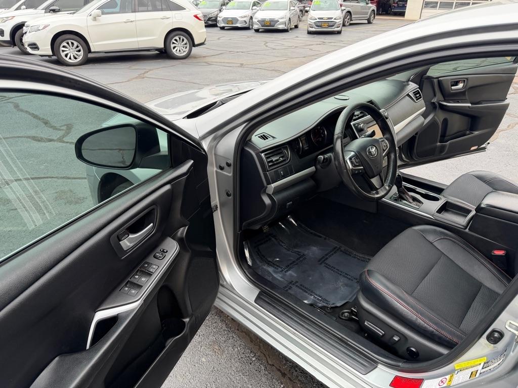 Toyota Camry LE 2017