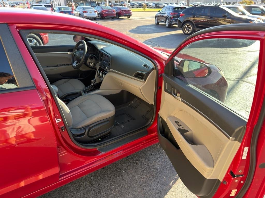 Hyundai Elantra SE 6M 2019