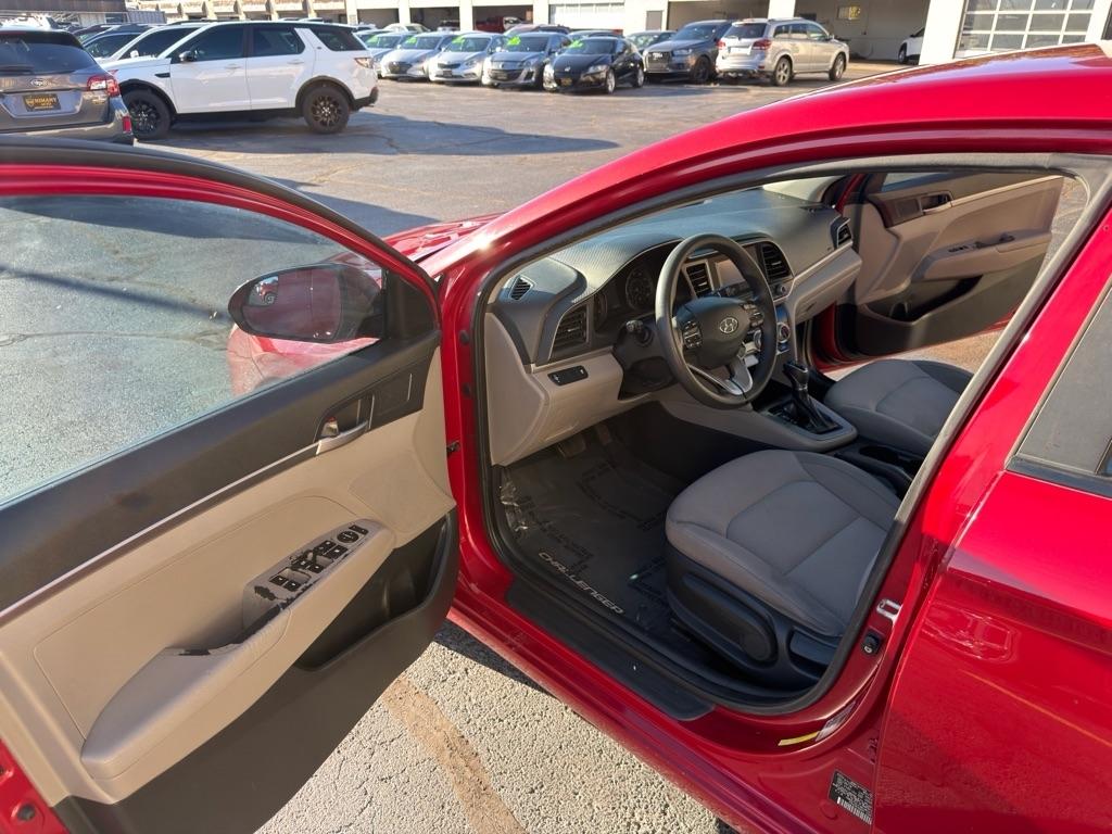Hyundai Elantra SE 6M 2019