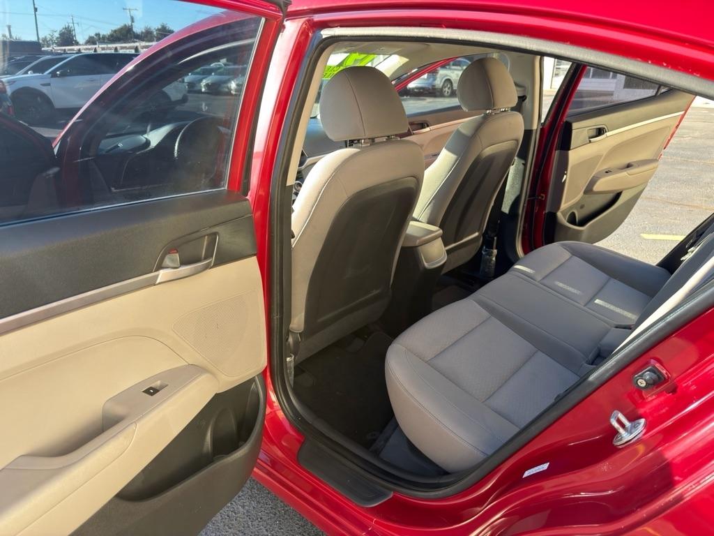 Hyundai Elantra SE 6M 2019