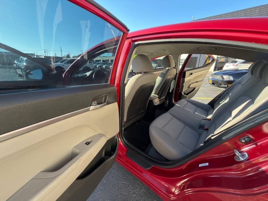 Hyundai Elantra SE 6M 2019