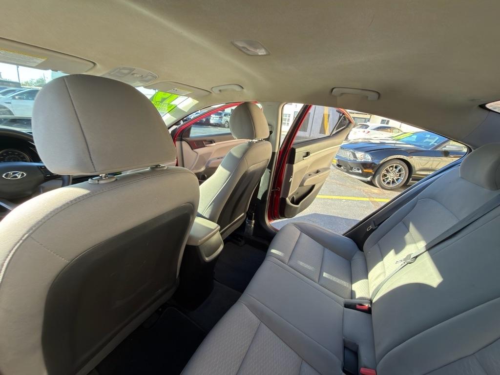 Hyundai Elantra SE 6M 2019