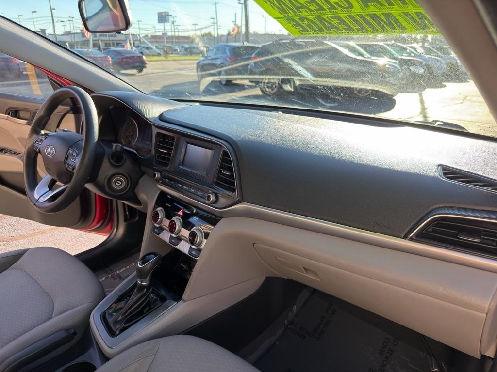 Hyundai Elantra SE 6M 2019