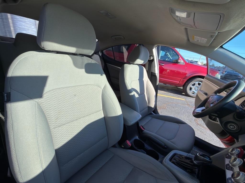 Hyundai Elantra SE 6M 2019