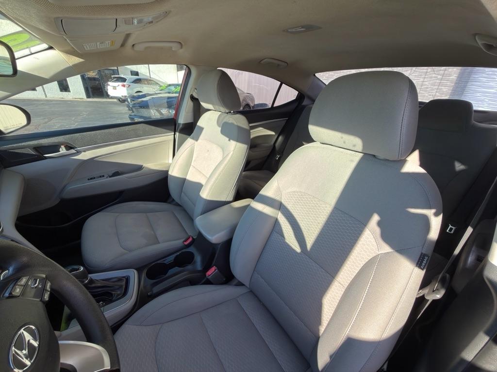 Hyundai Elantra SE 6M 2019