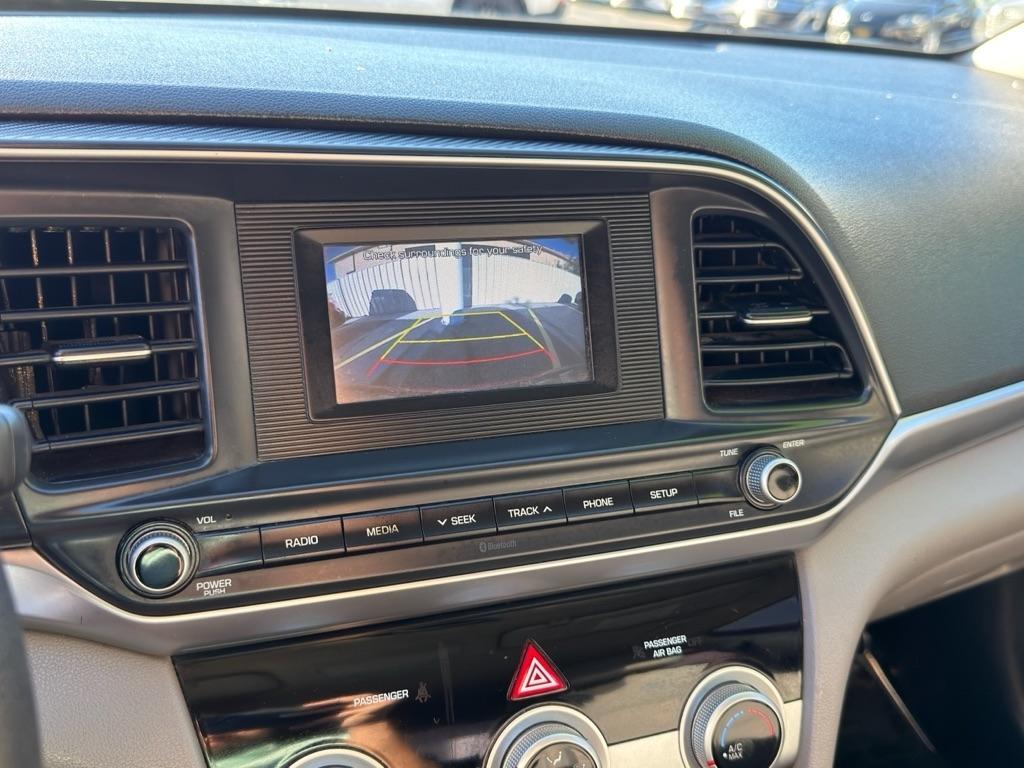 Hyundai Elantra SE 6M 2019