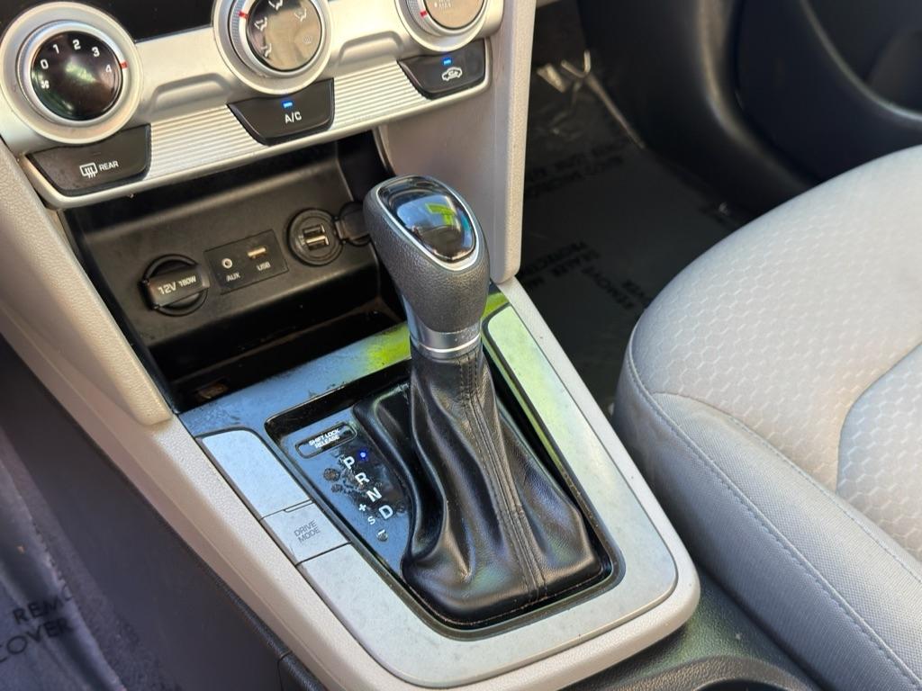 Hyundai Elantra SE 6M 2019