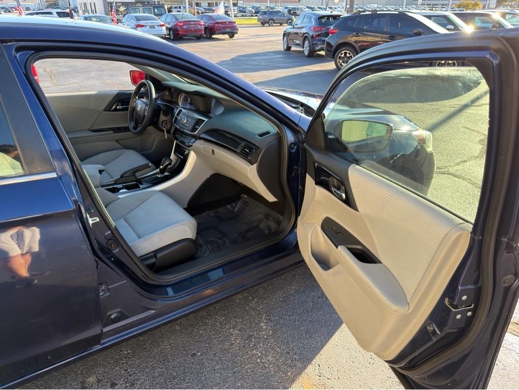 Honda Accord LX Sedan CVT 2017