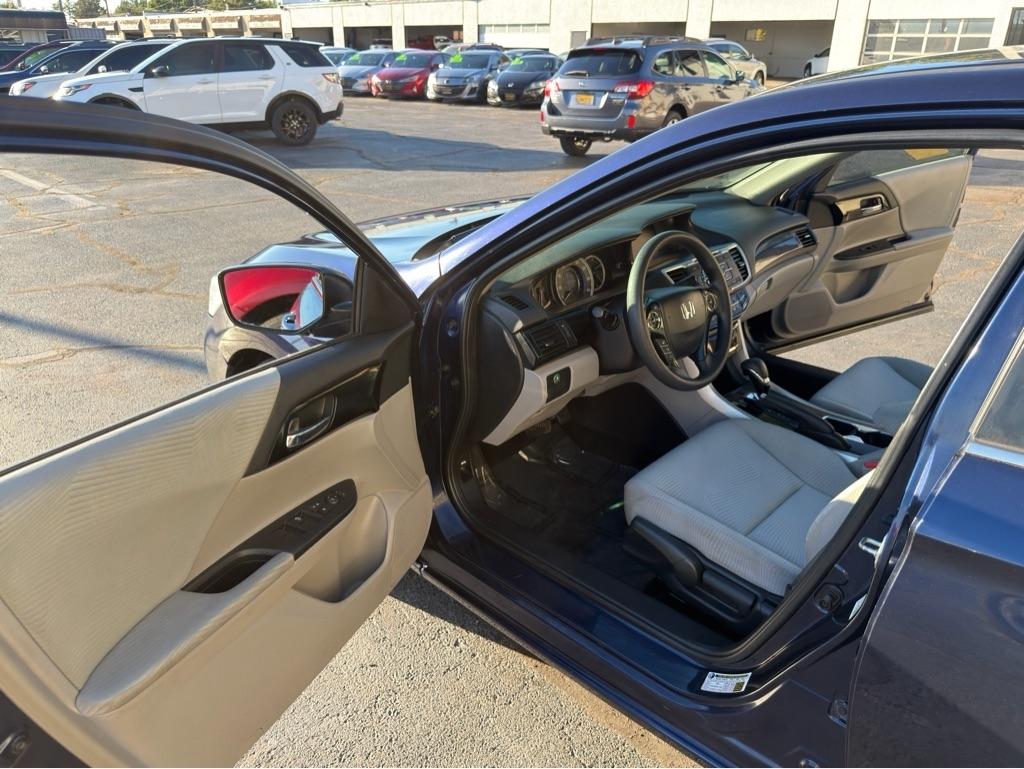 Honda Accord LX Sedan CVT 2017