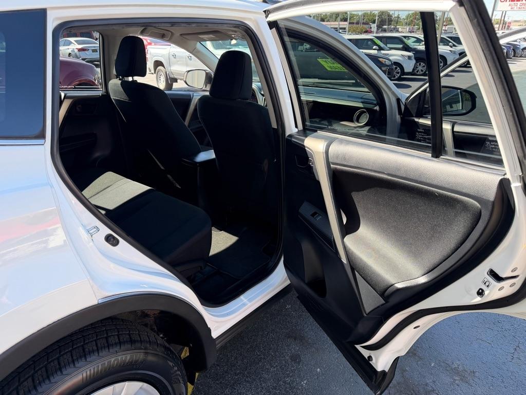 Toyota RAV4 LE FWD 2015