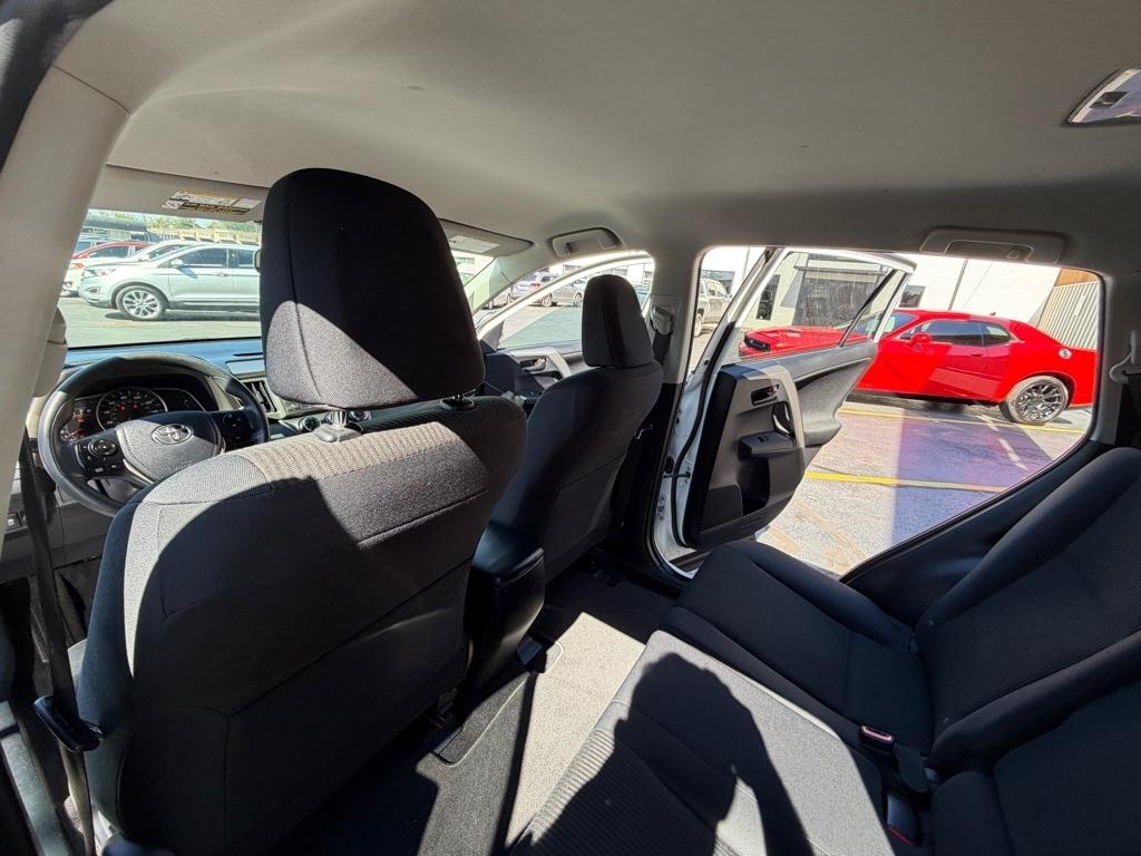 Toyota RAV4 LE FWD 2015