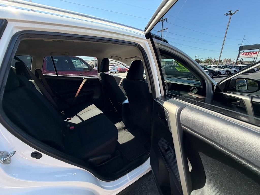 Toyota RAV4 LE FWD 2015
