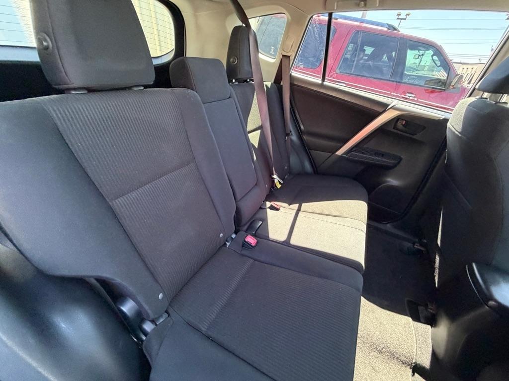 Toyota RAV4 LE FWD 2015