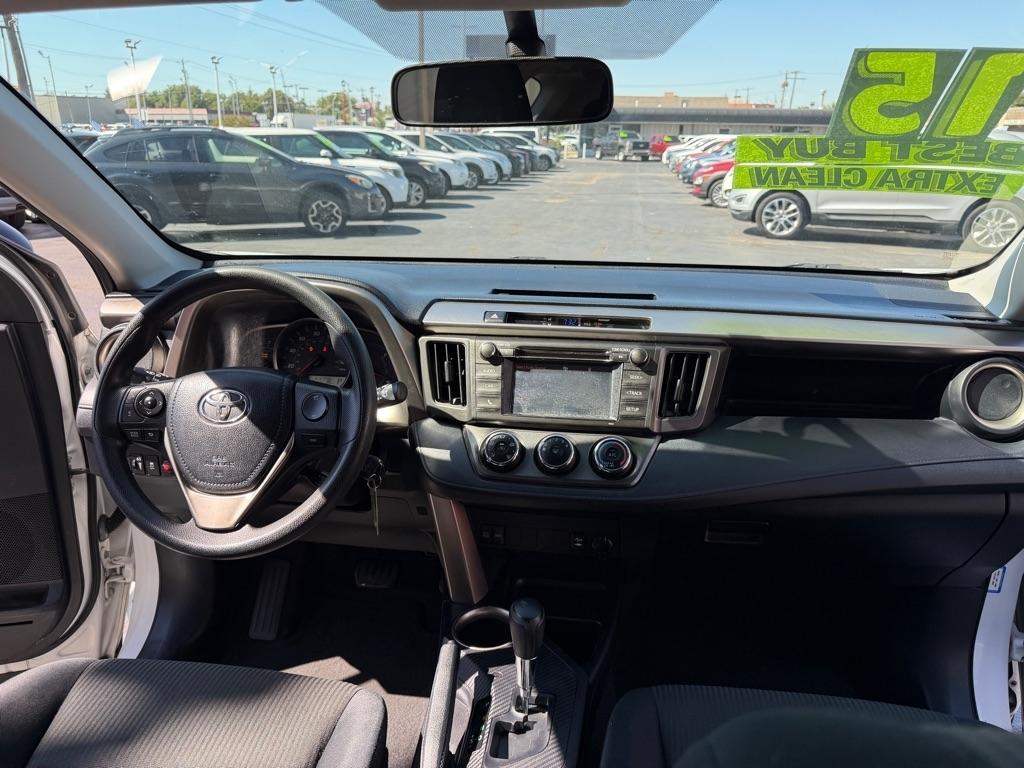 Toyota RAV4 LE FWD 2015