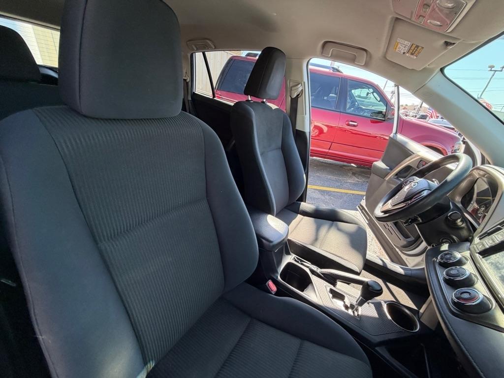 Toyota RAV4 LE FWD 2015