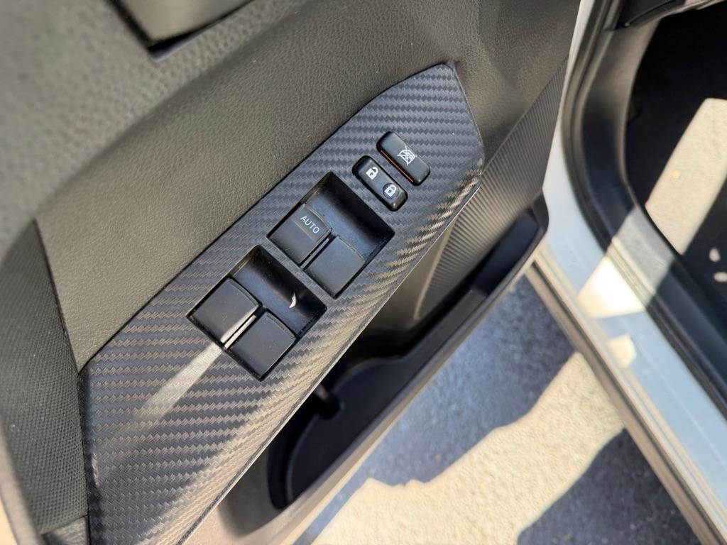 Toyota RAV4 LE FWD 2015