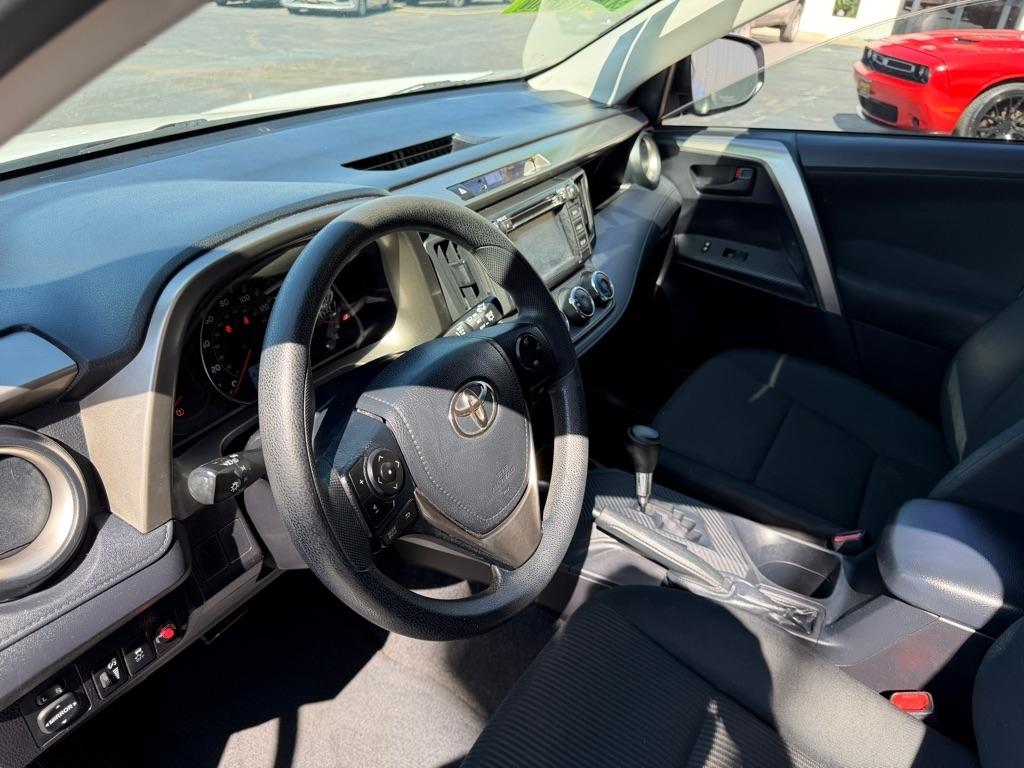 Toyota RAV4 LE FWD 2015