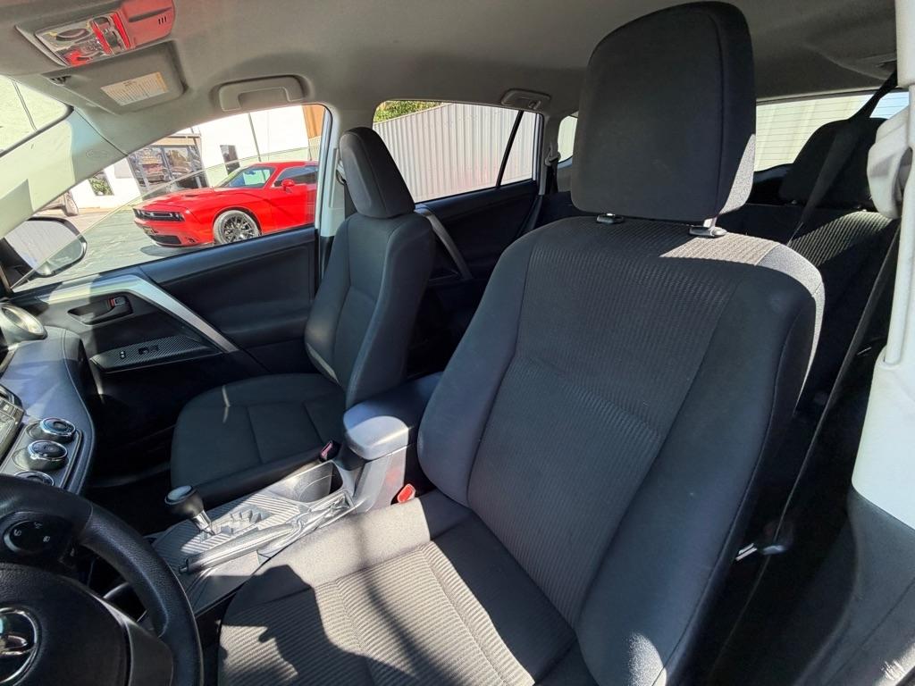 Toyota RAV4 LE FWD 2015