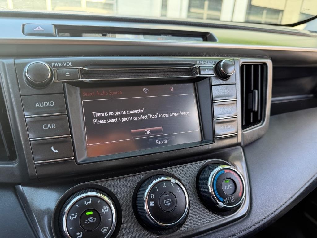Toyota RAV4 LE FWD 2015