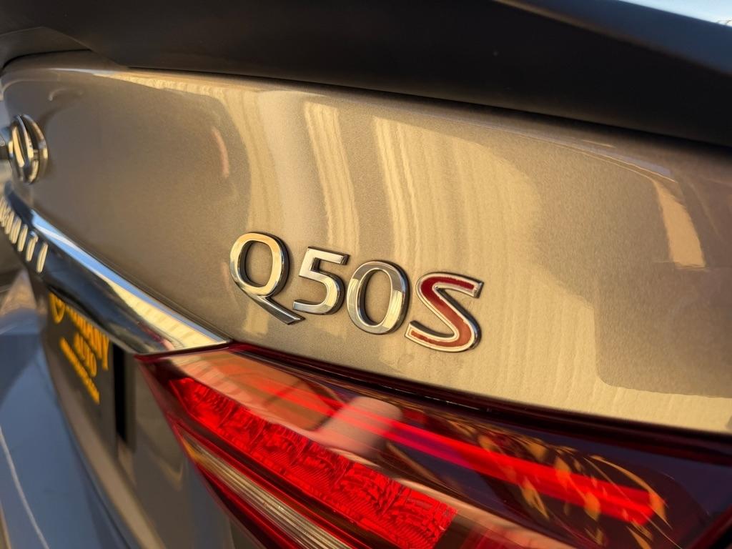 Infiniti Q50 3.0t LUXE 2019
