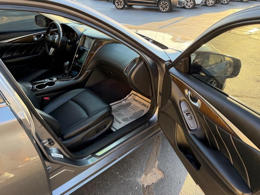Infiniti Q50 3.0t LUXE 2019