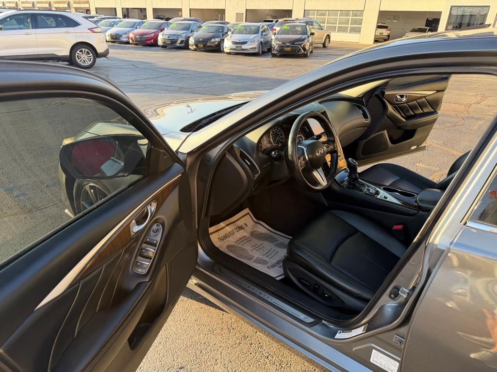 Infiniti Q50 3.0t LUXE 2019