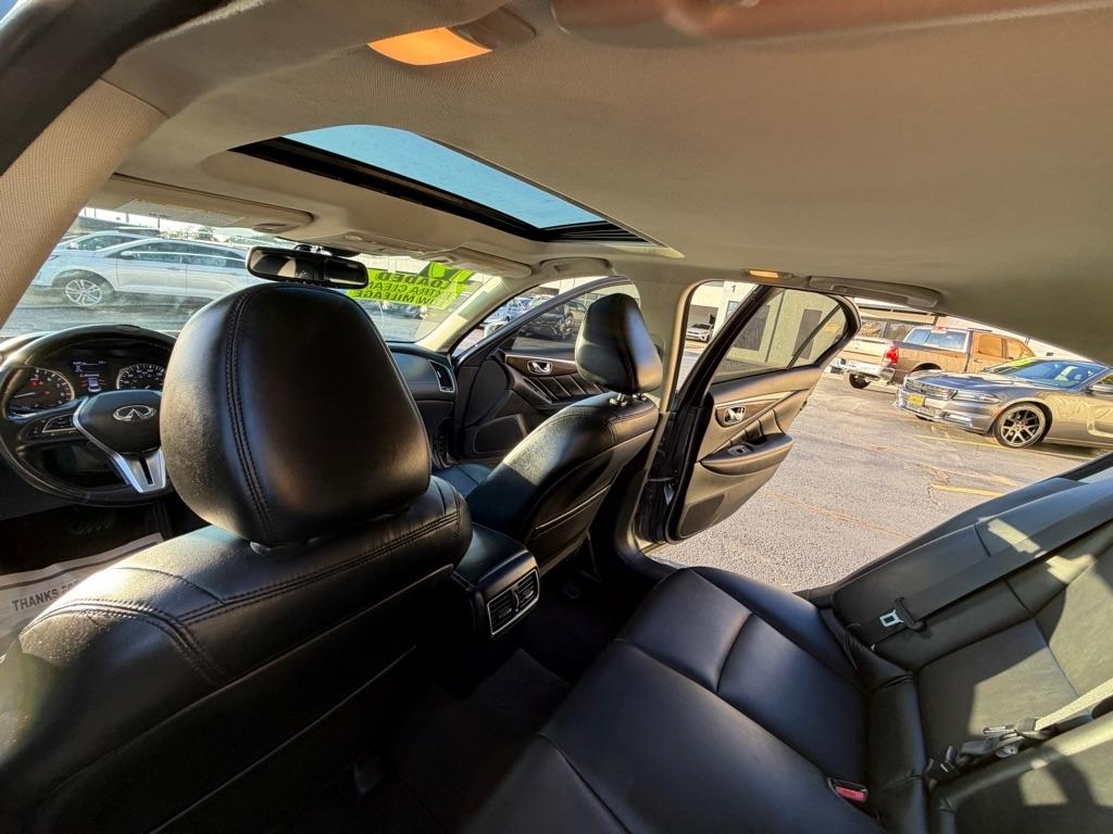 Infiniti Q50 3.0t LUXE 2019