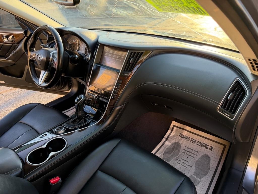 Infiniti Q50 3.0t LUXE 2019