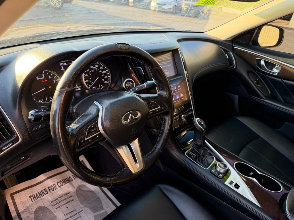 Infiniti Q50 3.0t LUXE 2019