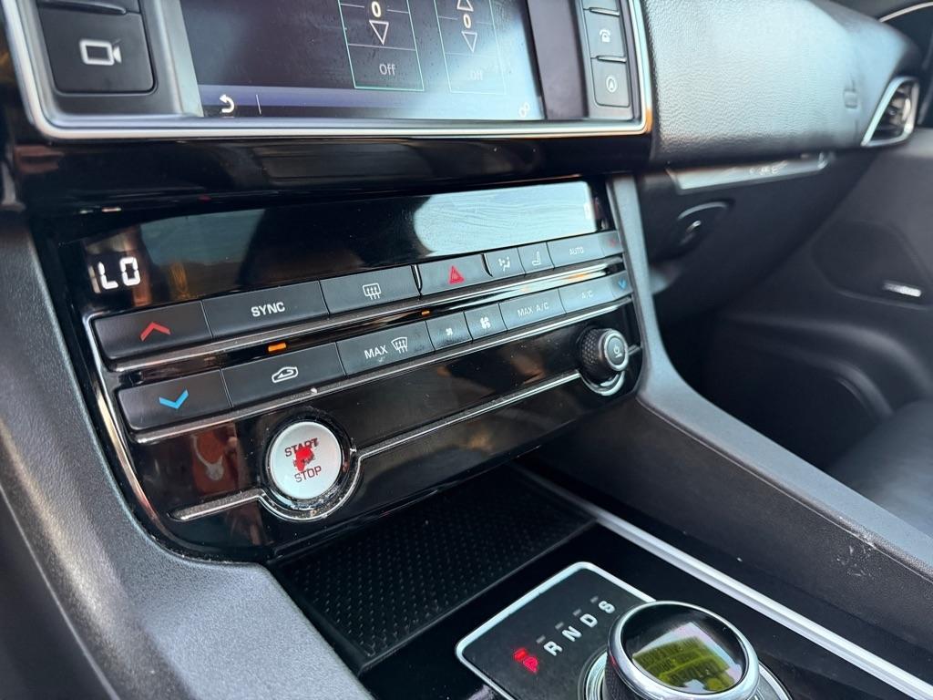 Jaguar F-Pace 25t Prestige 2018