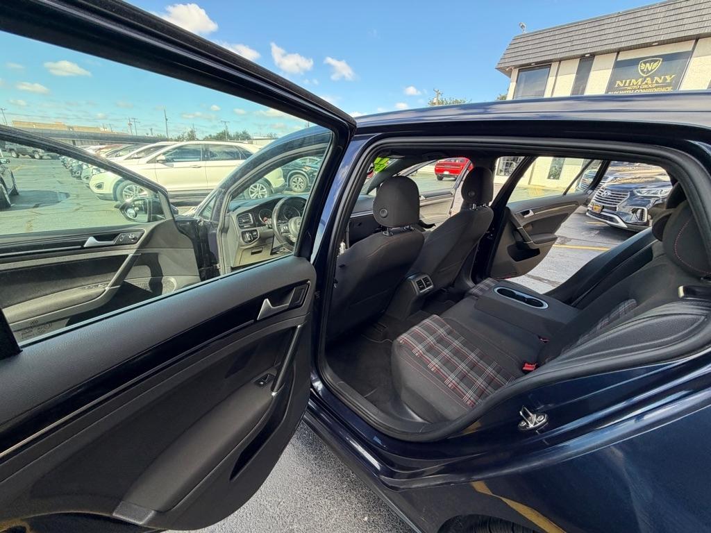 Volkswagen Golf GTI S 6A 4-Door 2017