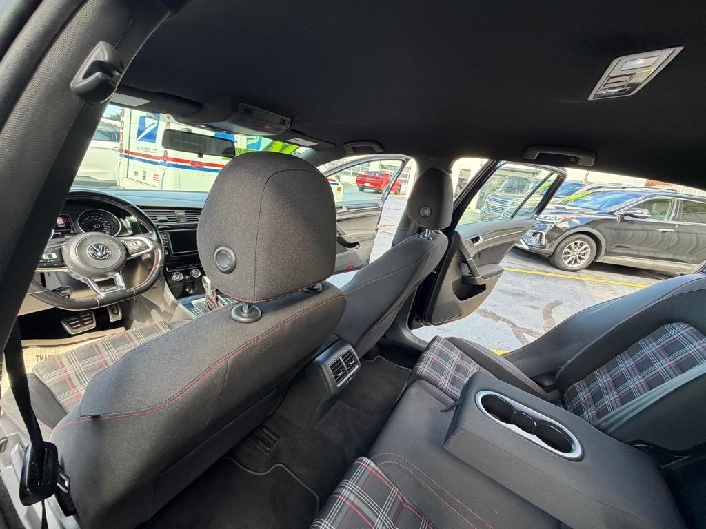 Volkswagen Golf GTI S 6A 4-Door 2017