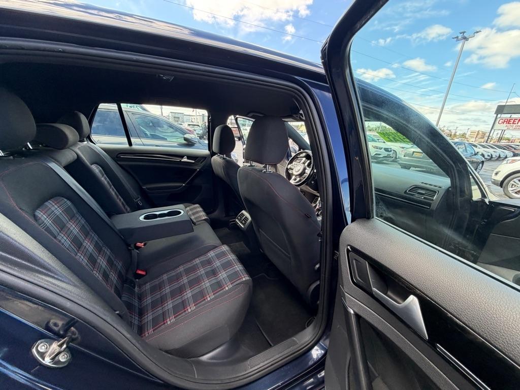 Volkswagen Golf GTI S 6A 4-Door 2017