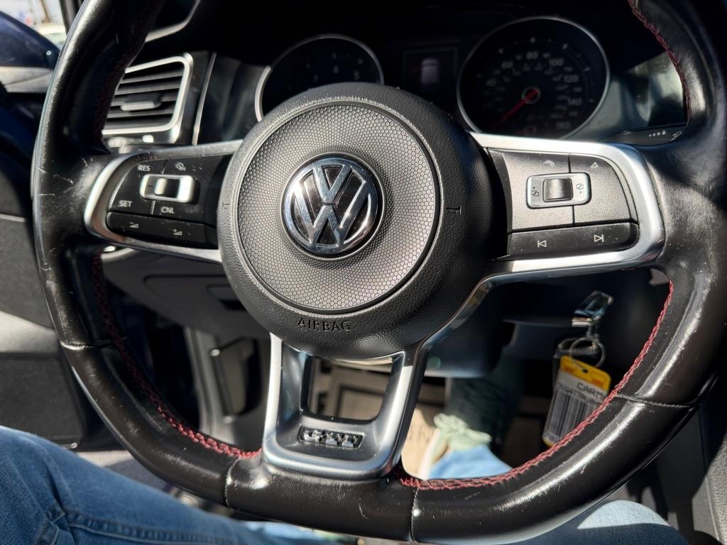 Volkswagen Golf GTI S 6A 4-Door 2017